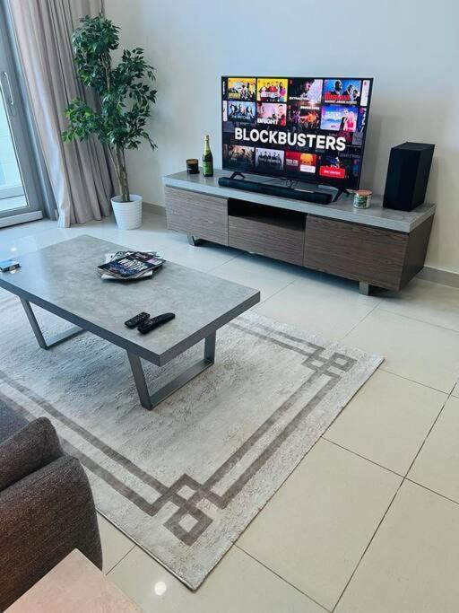 1 Bed Apartment With Sea View, Pool, Gym & Free Parking In Dubai Marina Exterior photo