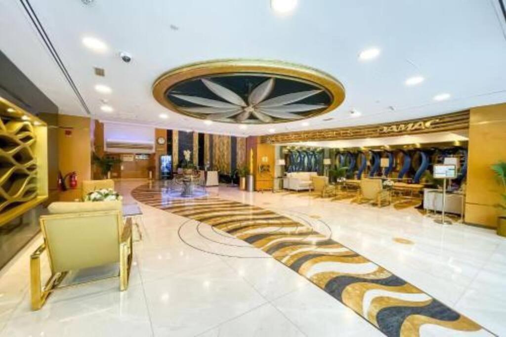 1 Bed Apartment With Sea View, Pool, Gym & Free Parking In Dubai Marina Exterior photo